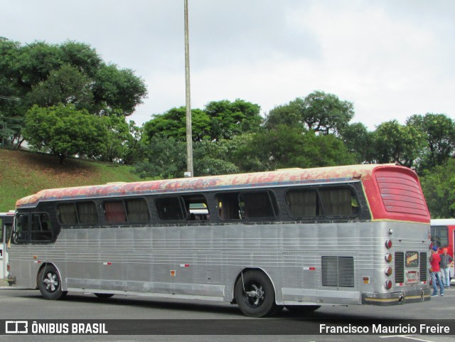 Ônibus Particulares 4099 na cidade de São Paulo, São Paulo, Brasil, por Francisco Mauricio Freire. ID da foto: 6502499.