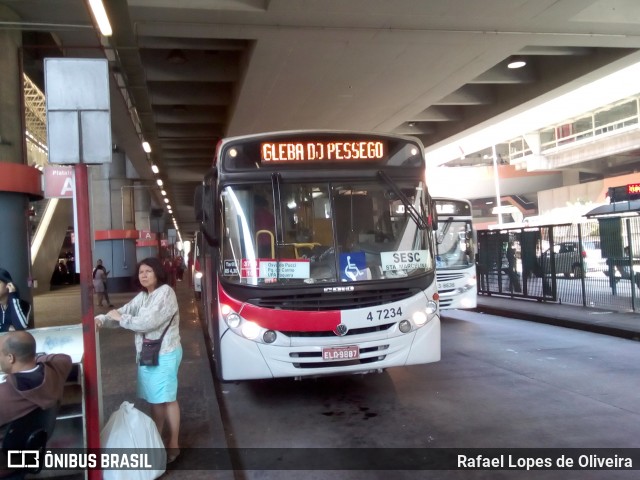 Pêssego Transportes 4 7234 na cidade de São Paulo, São Paulo, Brasil, por Rafael Lopes de Oliveira. Número da foto: #6504062.