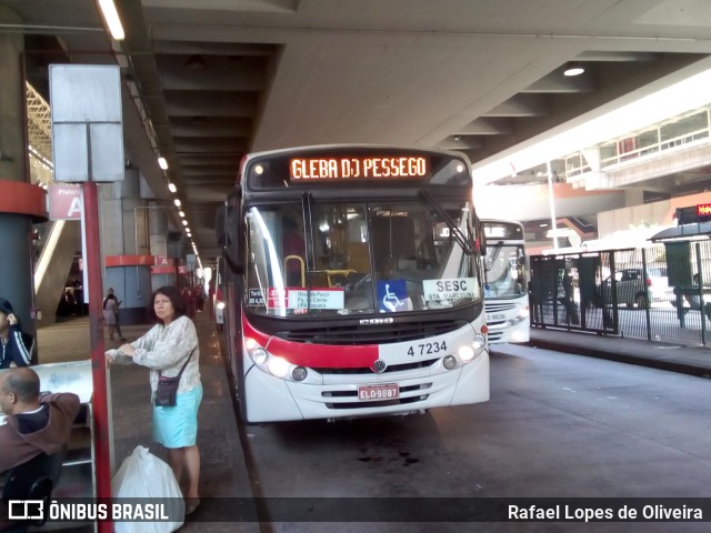 Pêssego Transportes 4 7234 na cidade de São Paulo, São Paulo, Brasil, por Rafael Lopes de Oliveira. ID da foto: 6504062.