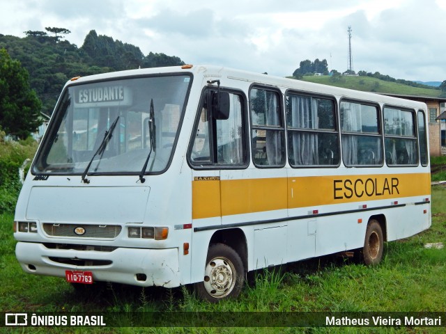 Escolares 7763 na cidade de Lebon Régis, Santa Catarina, Brasil, por Matheus Vieira Mortari. Número da foto: #6506722.