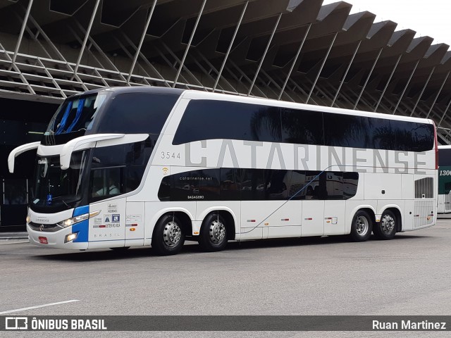 Auto Viação Catarinense 3544 na cidade de Florianópolis, Santa Catarina, Brasil, por Ruan Martinez. Número da foto: #6509638.