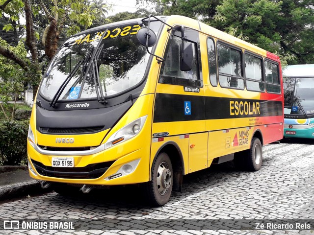 Prefeitura Municipal de Pirapetinga ESCOLAR 5195 na cidade de Petrópolis, Rio de Janeiro, Brasil, por Zé Ricardo Reis. Número da foto: #6512055.
