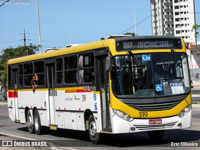 Empresa Metropolitana 319 na cidade de Recife, Pernambuco, Brasil, por Eric Oliveira. Número da foto: #6512780.