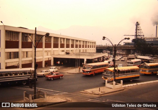 Terminais Rodoviários e Urbanos  na cidade de Rio de Janeiro, Rio de Janeiro, Brasil, por Udiston Teles de Oliveira. ID da foto: 6521883.