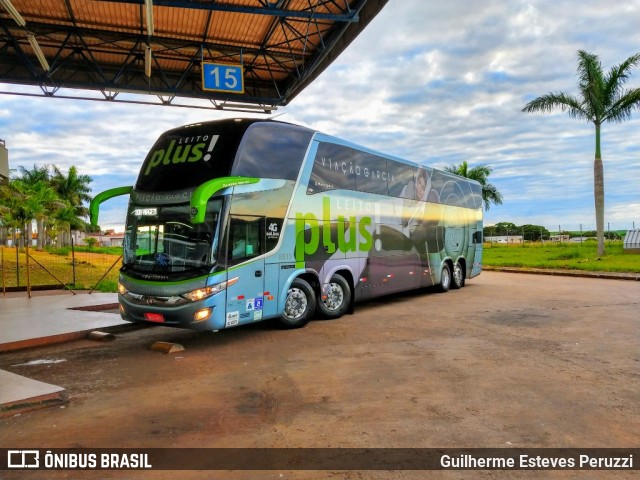 Viação Garcia 8835 na cidade de Campo Mourão, Paraná, Brasil, por Guilherme Esteves Peruzzi. ID da foto: 6525166.