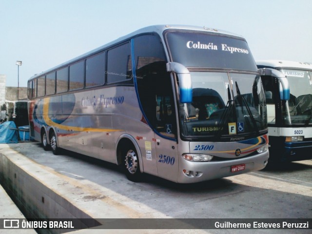 Colméia Expresso 2500 na cidade de São Paulo, São Paulo, Brasil, por Guilherme Esteves Peruzzi. Número da foto: #6525082.