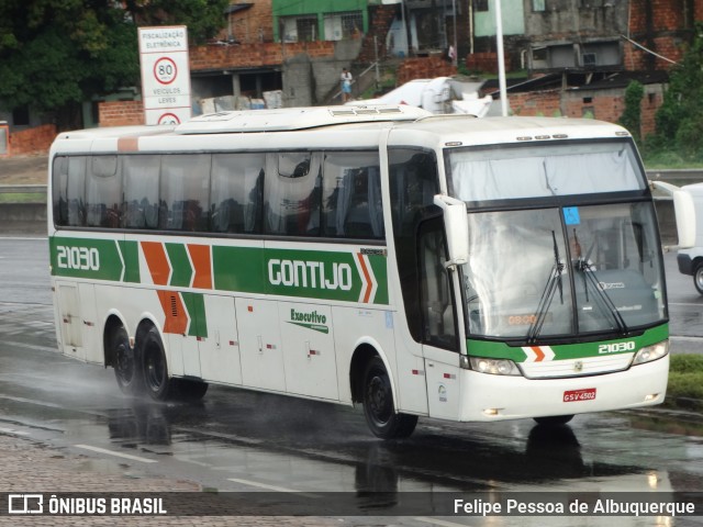 Empresa Gontijo de Transportes 21030 na cidade de Salvador, Bahia, Brasil, por Felipe Pessoa de Albuquerque. ID da foto: 6523850.