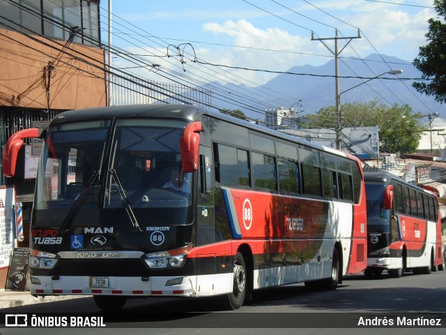 TUASA - Transportes Unidos Alajuelenses 88 na cidade de Costa Rica, Mato Grosso do Sul, Brasil, por Andrés Martínez Rodríguez. ID da foto: 6532197.