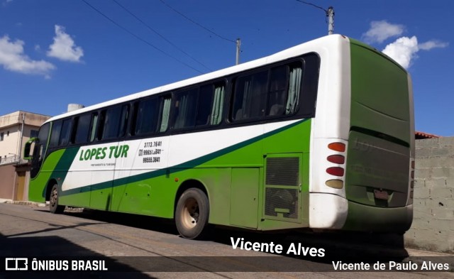 Lopes Tur 1416 na cidade de Matozinhos, Minas Gerais, Brasil, por Vicente de Paulo Alves. Número da foto: #6537768.