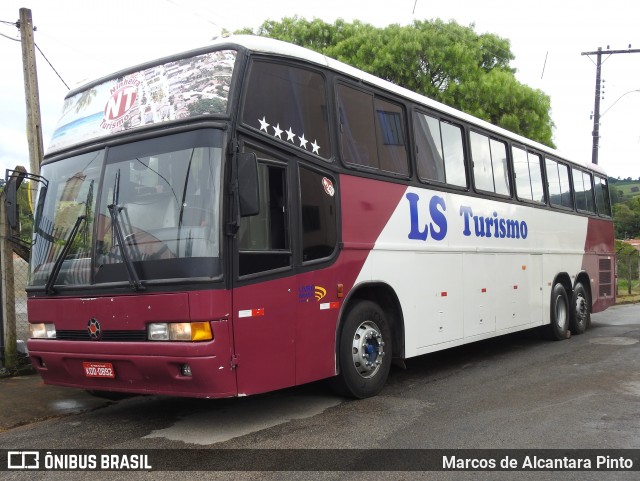 LS Turismo Viagens Romarias e Excursões 0892 na cidade de Campestre, Alagoas, Brasil, por Marcos de Alcantara Pinto. Número da foto: #6540472.