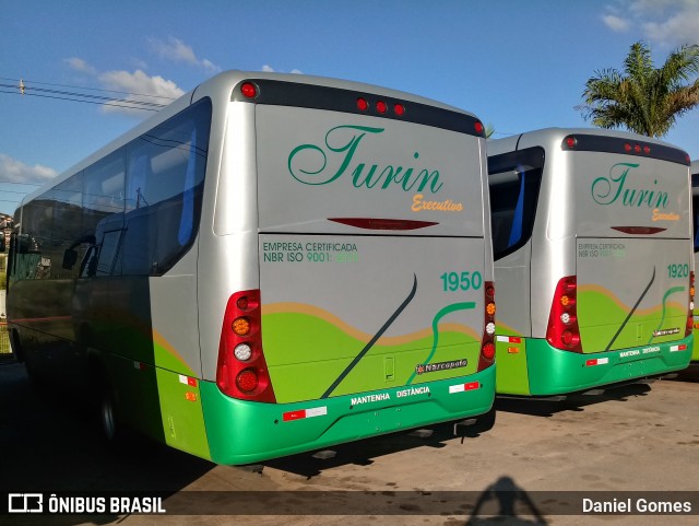 Turin Transportes 1950 na cidade de Ouro Preto, Minas Gerais, Brasil, por Daniel Gomes. Número da foto: #6483758.