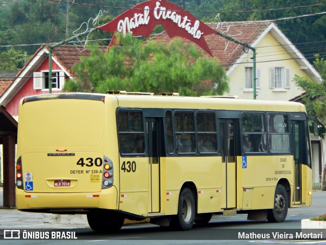 Coletivos Rainha 430 na cidade de Rio Negrinho, Santa Catarina, Brasil, por Matheus Vieira Mortari. Número da foto: #6486502.
