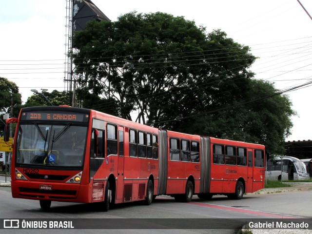 Auto Viação Redentor HD252 na cidade de Curitiba, Paraná, Brasil, por Gabriel Machado. Número da foto: #6487831.