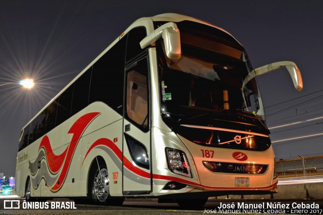 Pullman de Morelos 187 na cidade de Brasil, por José Manuel Núñez Cebada. Número da foto: #6493866.