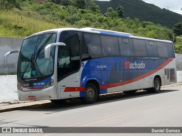 Transportes Machado RJ 162.068 na cidade de Ouro Preto, Minas Gerais, Brasil, por Daniel Gomes. Número da foto: #6563189.