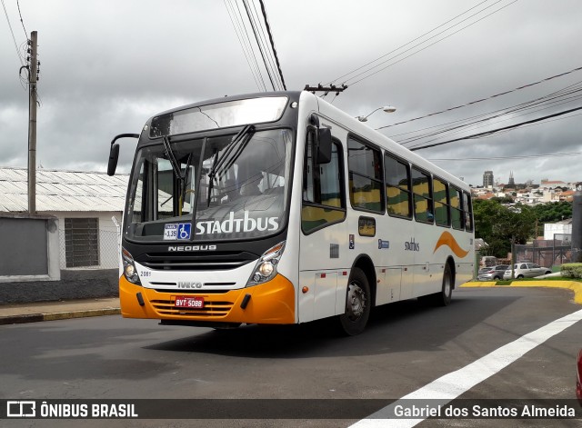 Stadtbus Botucatu 2081 na cidade de Botucatu, São Paulo, Brasil, por Gabriel dos Santos Almeida. Número da foto: #6565622.