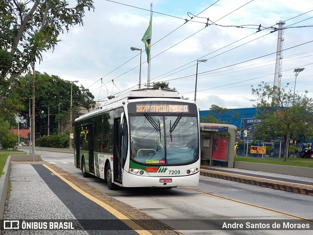 Metra - Sistema Metropolitano de Transporte 7209 na cidade de São Bernardo do Campo, São Paulo, Brasil, por Andre Santos de Moraes. Número da foto: #6572604.