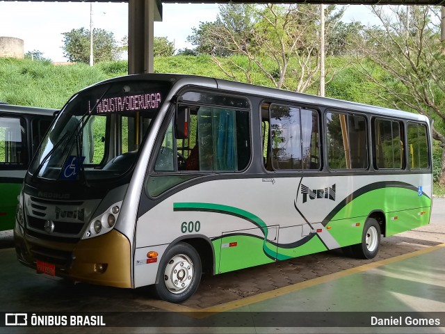 Turin Transportes 600 na cidade de Ouro Branco, Minas Gerais, Brasil, por Daniel Gomes. Número da foto: #6576021.