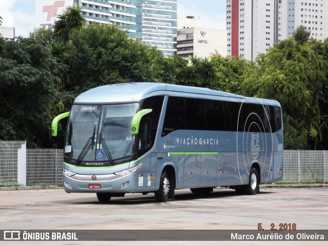 Viação Garcia 8214 na cidade de Curitiba, Paraná, Brasil, por Marco Aurélio de Oliveira. ID da foto: 6582455.