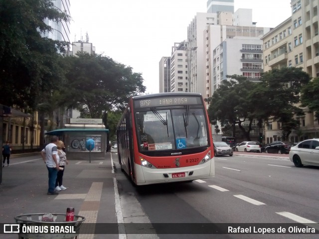 Viação Gato Preto 8 2327 na cidade de São Paulo, São Paulo, Brasil, por Rafael Lopes de Oliveira. ID da foto: 6583207.