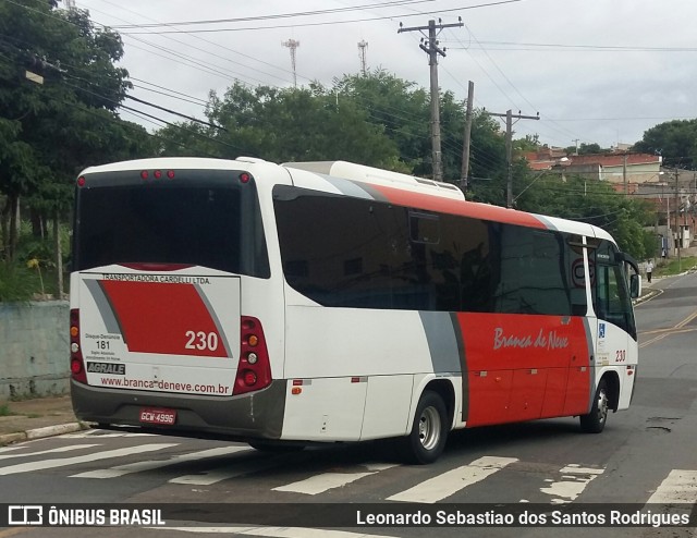 Branca de Neve Turismo 230 na cidade de Campinas, São Paulo, Brasil, por Leonardo Sebastiao dos Santos Rodrigues. Número da foto: #6592858.