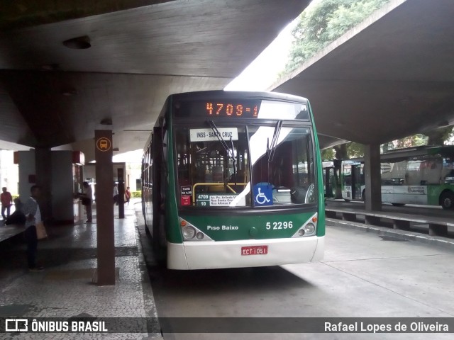 Via Sul Transportes Urbanos 5 2296 na cidade de São Paulo, São Paulo, Brasil, por Rafael Lopes de Oliveira. ID da foto: 6592278.