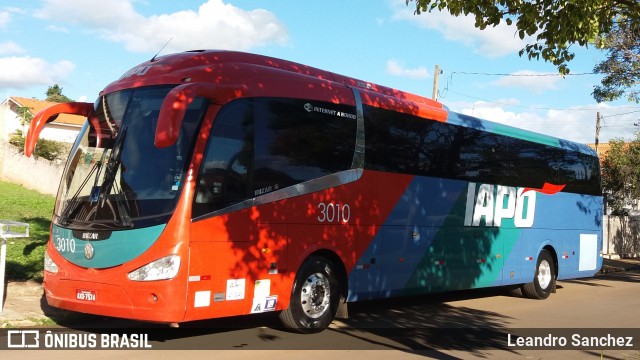 Viação Santana Iapó 3010 na cidade de Joaquim Távora, Paraná, Brasil, por Leandro Sanchez. Número da foto: #6596598.