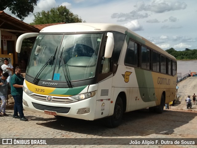 Empresa Gontijo de Transportes 3235 na cidade de Manga, Minas Gerais, Brasil, por João Alípio F. Dutra de Souza. ID da foto: 6596362.