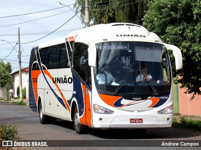 Expresso União 10252 na cidade de Pirapora, Minas Gerais, Brasil, por Andrew Campos. ID da foto: 6597664.