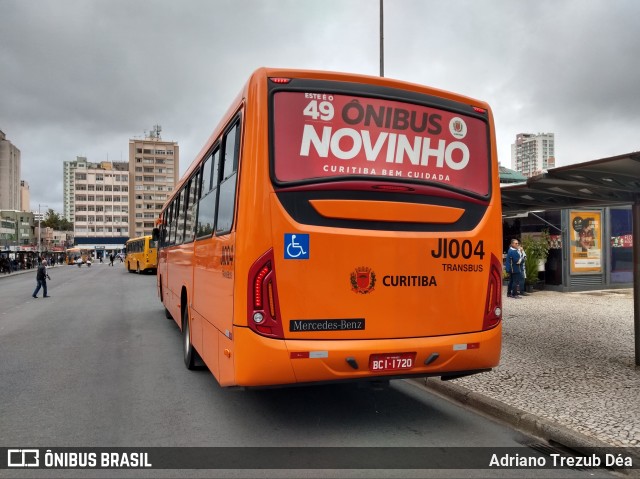 Expresso Azul JI004 na cidade de Curitiba, Paraná, Brasil, por Adriano Trezub Déa. Número da foto: #6600913.