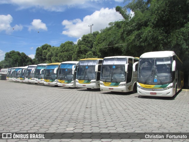 Empresa Gontijo de Transportes 19090 na cidade de Governador Valadares, Minas Gerais, Brasil, por Christian  Fortunato. Número da foto: #6602808.