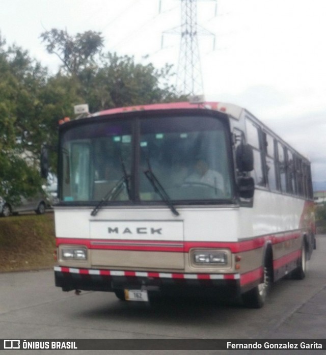 Ônibus Particulares LB 162 na cidade de Cartago, Cartago, Costa Rica, por Fernando Gonzalez Garita. ID da foto: 6605495.