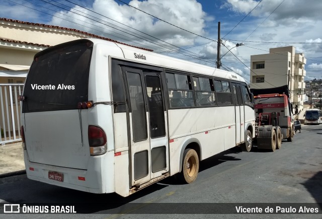 Ônibus Particulares 3727 na cidade de Santo Antônio do Monte, Minas Gerais, Brasil, por Vicente de Paulo Alves. ID da foto: 6545462.