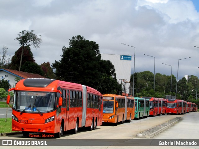 Auto Viação Redentor HE601 na cidade de Curitiba, Paraná, Brasil, por Gabriel Machado. ID da foto: 6608995.