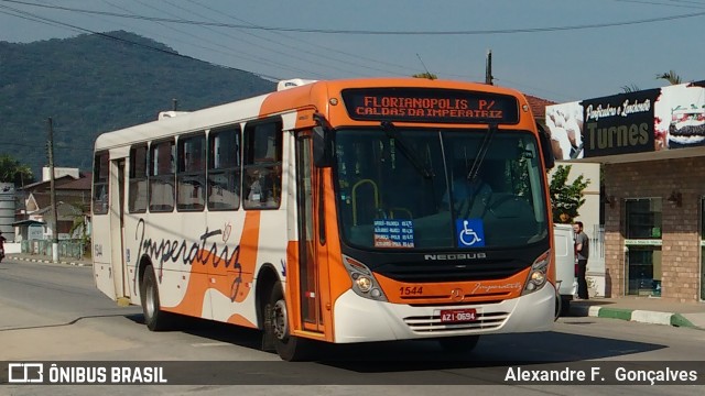 Auto Viação Imperatriz 1544 na cidade de Santo Amaro da Imperatriz, Santa Catarina, Brasil, por Alexandre F.  Gonçalves. ID da foto: 6608603.