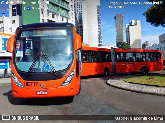 Auto Viação Redentor HE717 na cidade de Curitiba, Paraná, Brasil, por Gabriel Giacomin de Lima. Número da foto: #6610573.