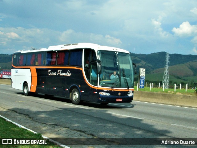 TransPlanalto 1080 na cidade de Roseira, São Paulo, Brasil, por Adriano Duarte. Número da foto: #6548045.
