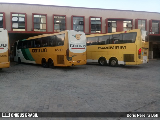 Empresa Gontijo de Transportes 12530 na cidade de Governador Valadares, Minas Gerais, Brasil, por Boris Tulpen. Número da foto: #6548306.