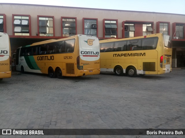 Empresa Gontijo de Transportes 12530 na cidade de Governador Valadares, Minas Gerais, Brasil, por Boris Tulpen. ID da foto: 6548306.