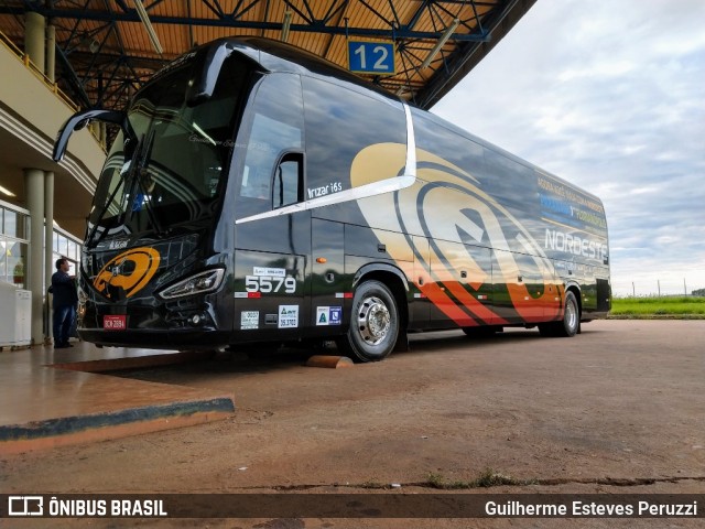 Expresso Nordeste 5579 na cidade de Campo Mourão, Paraná, Brasil, por Guilherme Esteves Peruzzi. ID da foto: 6554059.