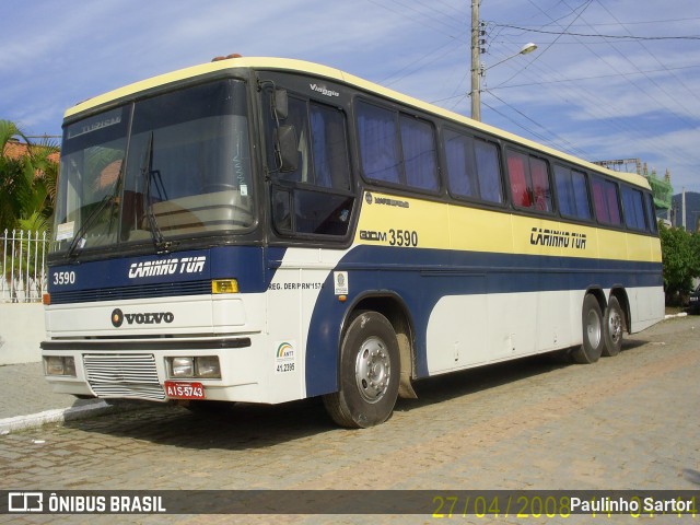 Carinho Tur 3590 na cidade de Camboriú, Santa Catarina, Brasil, por Paulinho Sartor. Número da foto: #6553373.