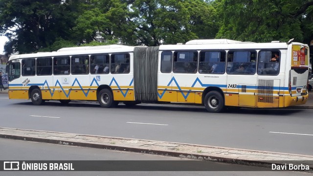 Trevo Transportes Coletivos 2493 na cidade de Porto Alegre, Rio Grande do Sul, Brasil, por Davi Borba. Número da foto: #6552401.