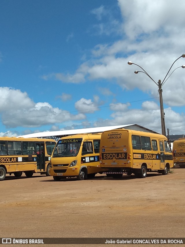Escolares 7297 na cidade de Vitória da Conquista, Bahia, Brasil, por João Gabriel Gonçalves da Rocha. Número da foto: #6561980.