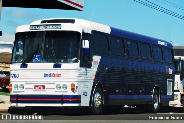 Ônibus Particulares 7311 na cidade de Assis, São Paulo, Brasil, por Francisco Ivano. ID da foto: 6639702.