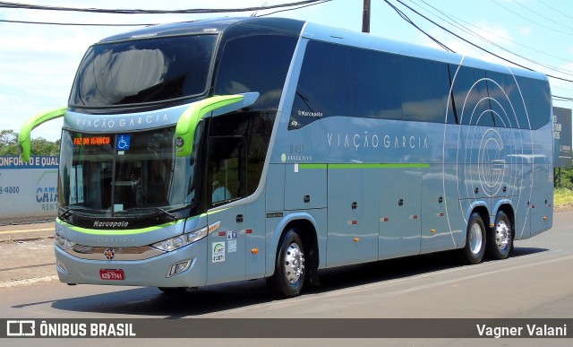 Viação Garcia 8451 na cidade de Foz do Iguaçu, Paraná, Brasil, por Vagner Valani. Número da foto: #6642505.