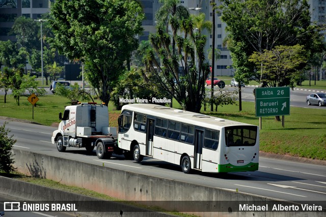Ônibus Particulares 7805 na cidade de Barueri, São Paulo, Brasil, por Michael  Alberto Vieira. Número da foto: #6647718.