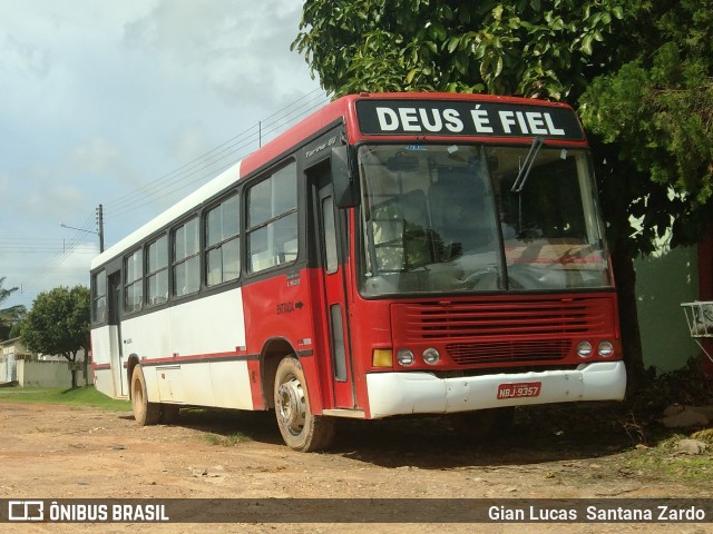 Ônibus Particulares 9357 na cidade de Ji-Paraná, Rondônia, Brasil, por Gian Lucas  Santana Zardo. Número da foto: #6648693.