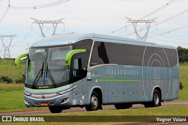 Viação Garcia 8025 na cidade de Foz do Iguaçu, Paraná, Brasil, por Vagner Valani. Número da foto: #6650044.