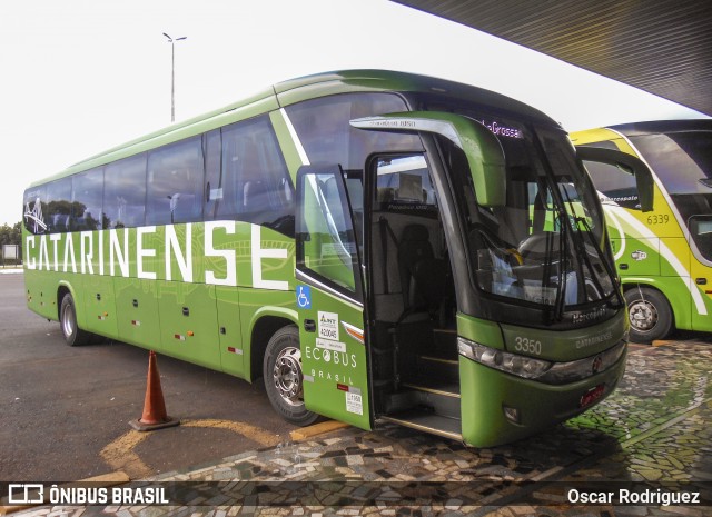Auto Viação Catarinense 3350 na cidade de Curitiba, Paraná, Brasil, por Oscar Rodriguez . Número da foto: #6656913.