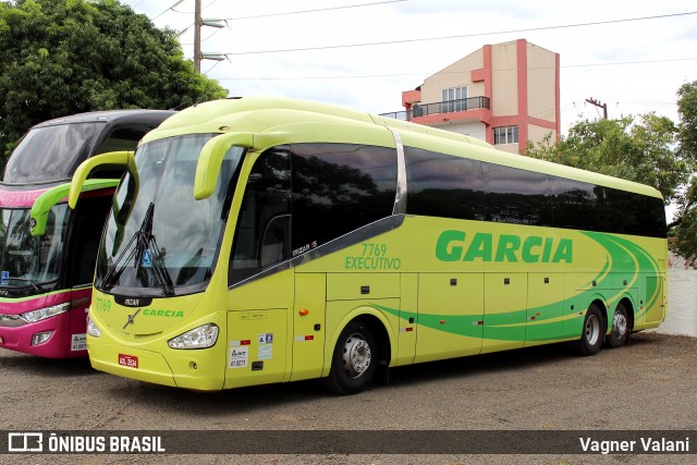 Viação Garcia 7769 na cidade de Foz do Iguaçu, Paraná, Brasil, por Vagner Valani. ID da foto: 6655833.